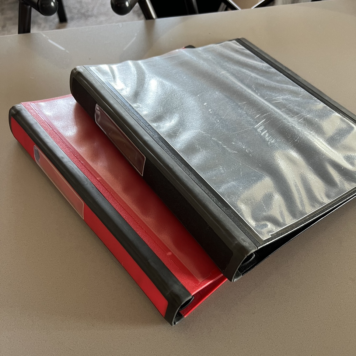 Staples heavy duty binders (1.5 inch) - photo 2