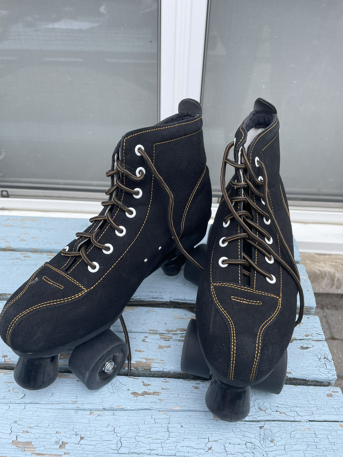 Men’s roller skates