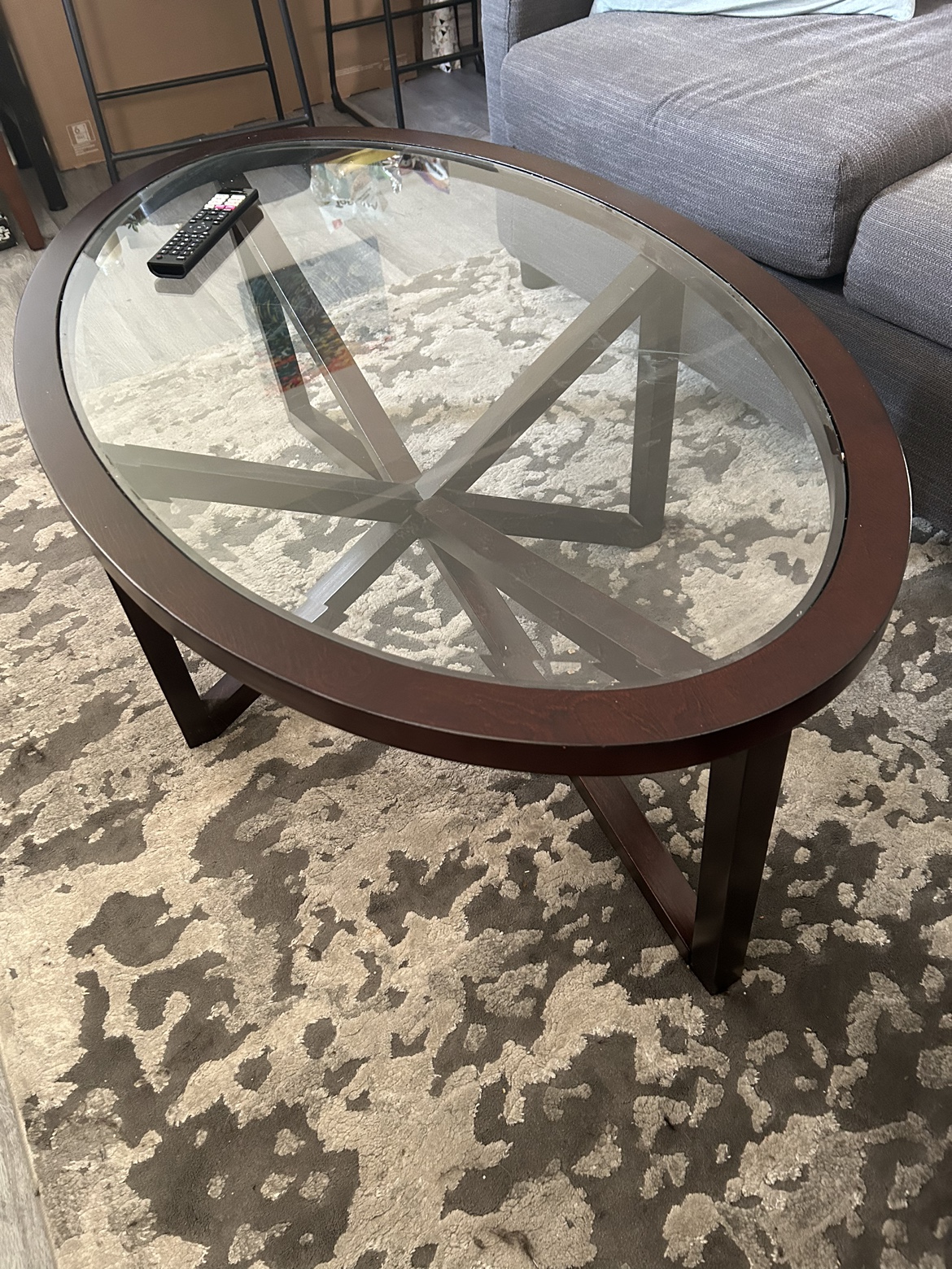 Glass and wood table image indicator(2)