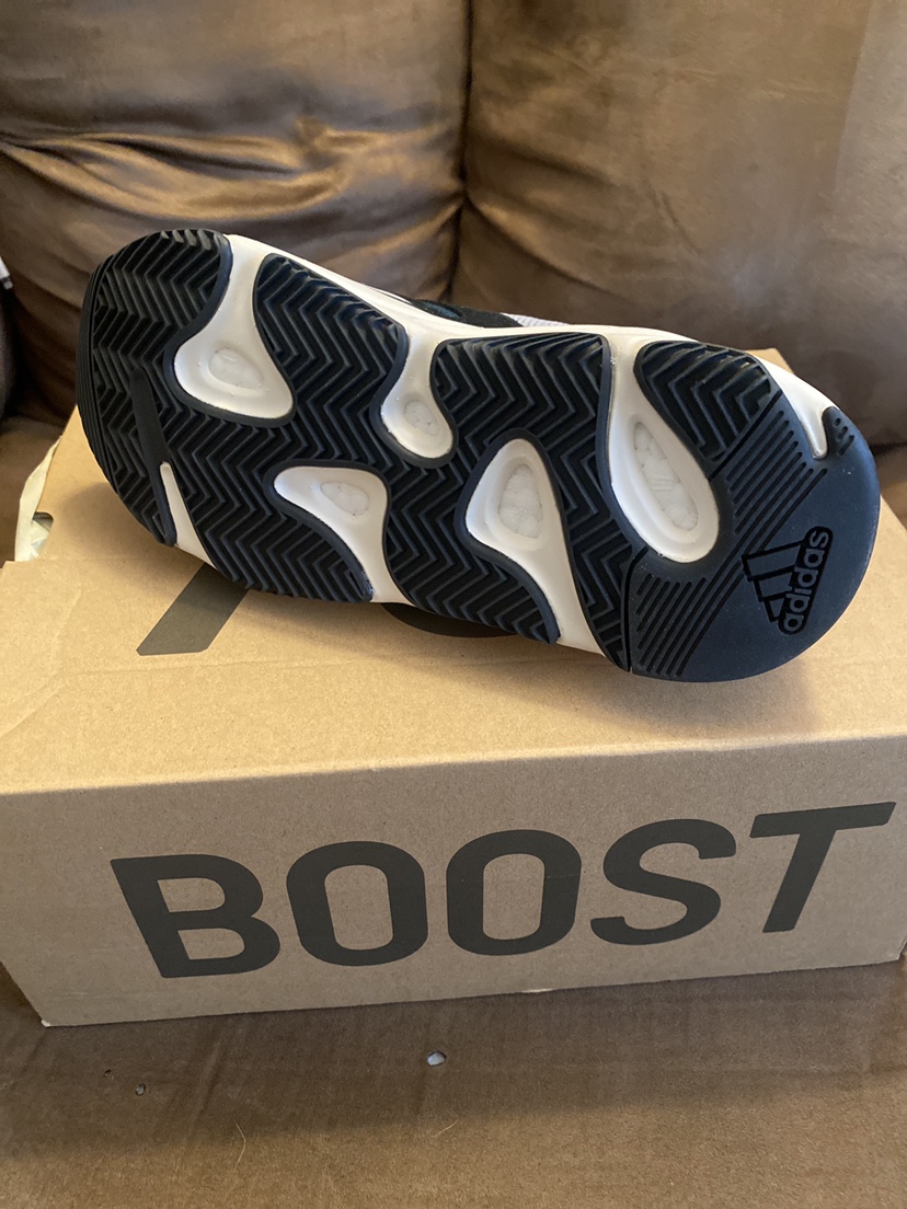 Yeezy boost 7ØØ - photo 4