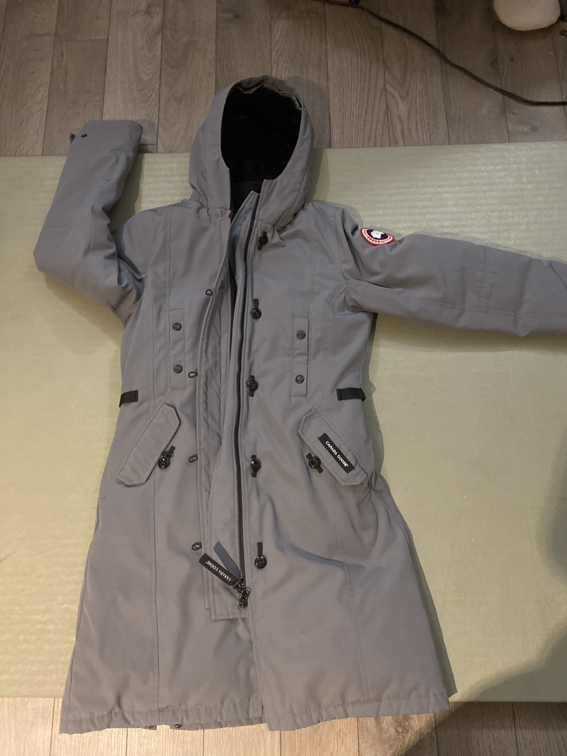“Canada Goose” Gray women’s jacket