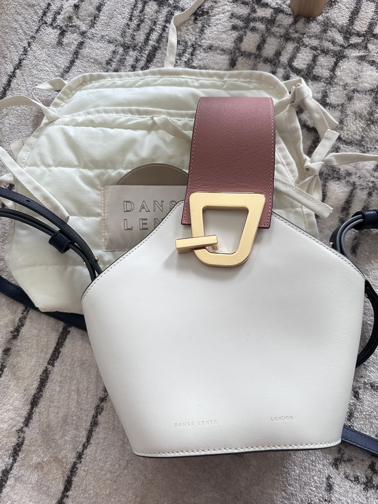Danse Lente Bucket Bag