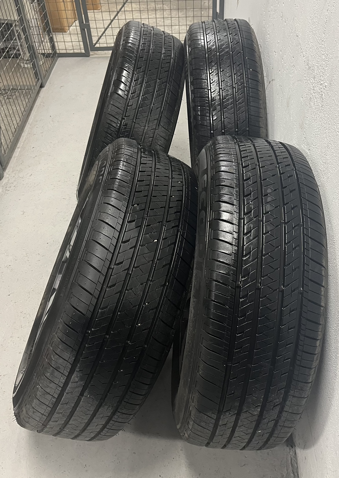 Honda CRV - Bridgestone Tires & Rims 235/65/R17 - photo 2