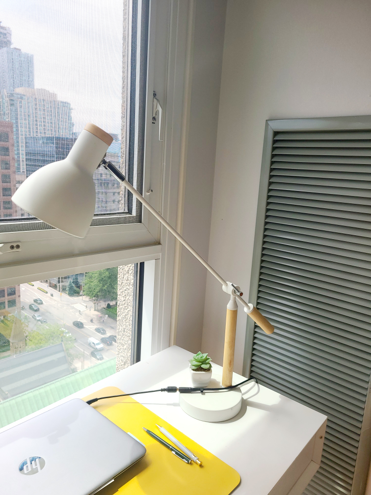 White desktop lamp thumbnail