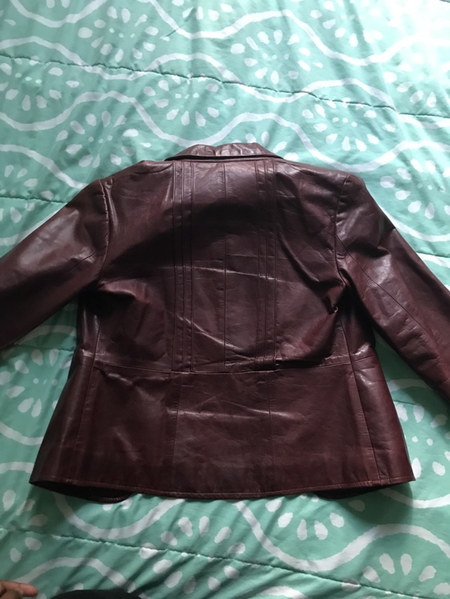 Banana republic burgundy leather jacket image indicator(2)