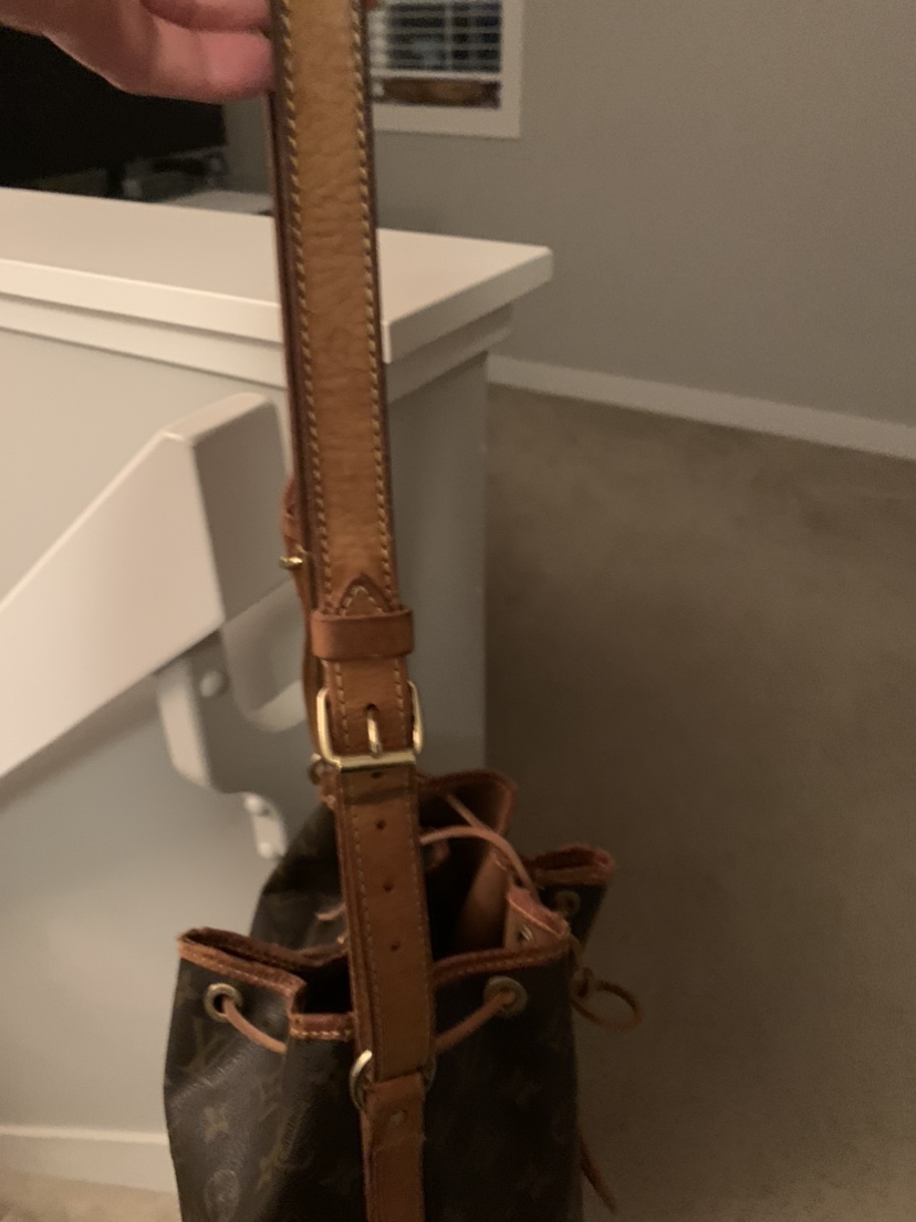 Authentic Louis Vuitton petite noe image indicator(6)