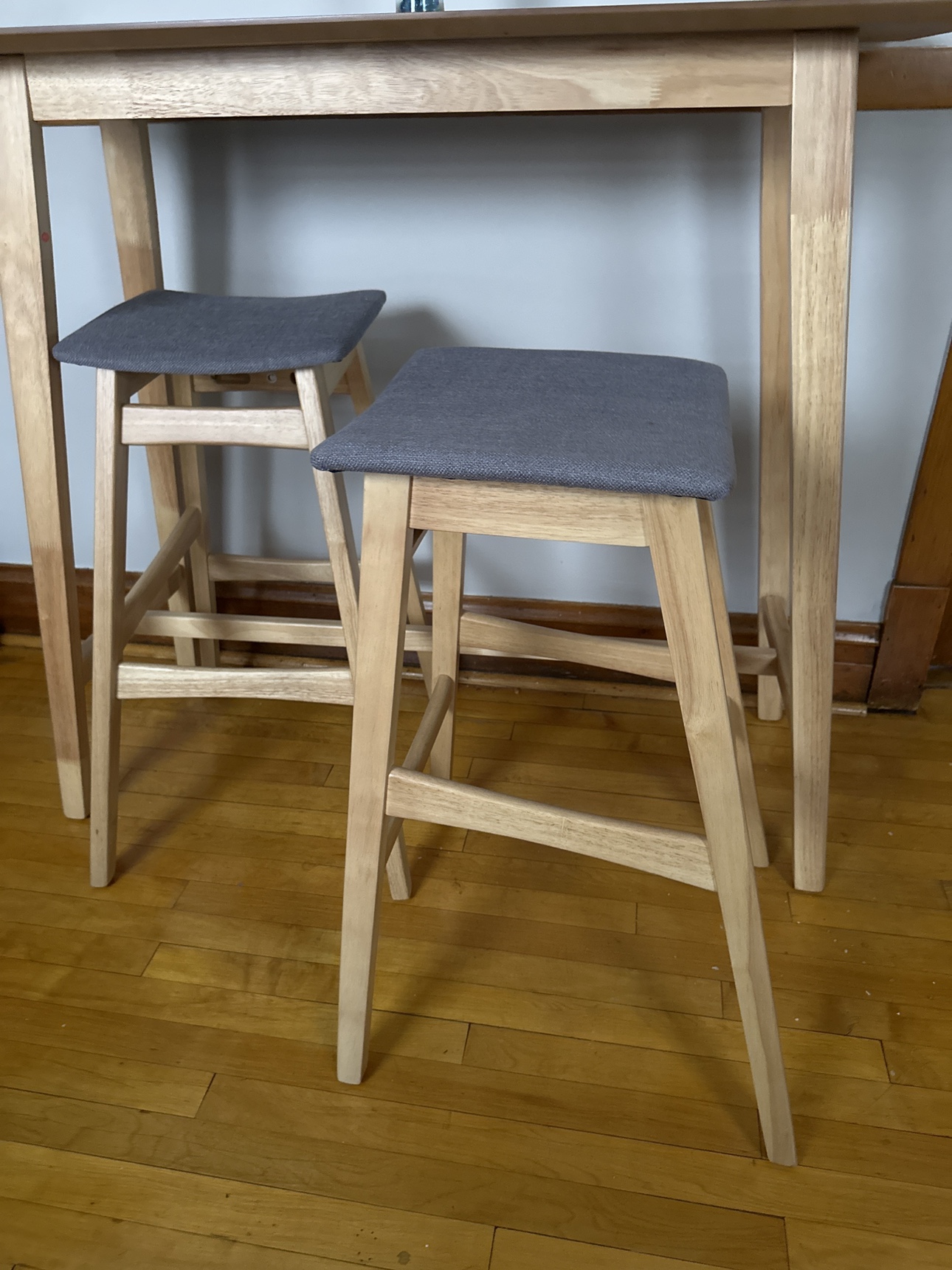 ❗️MOVE OUT SALE ❗️Breakfast Table w/ 2 chairs - photo 3