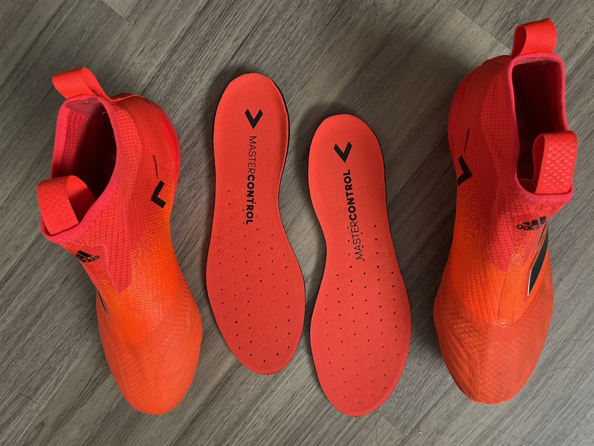 Adidas Soccer Shoes Size 81/2
