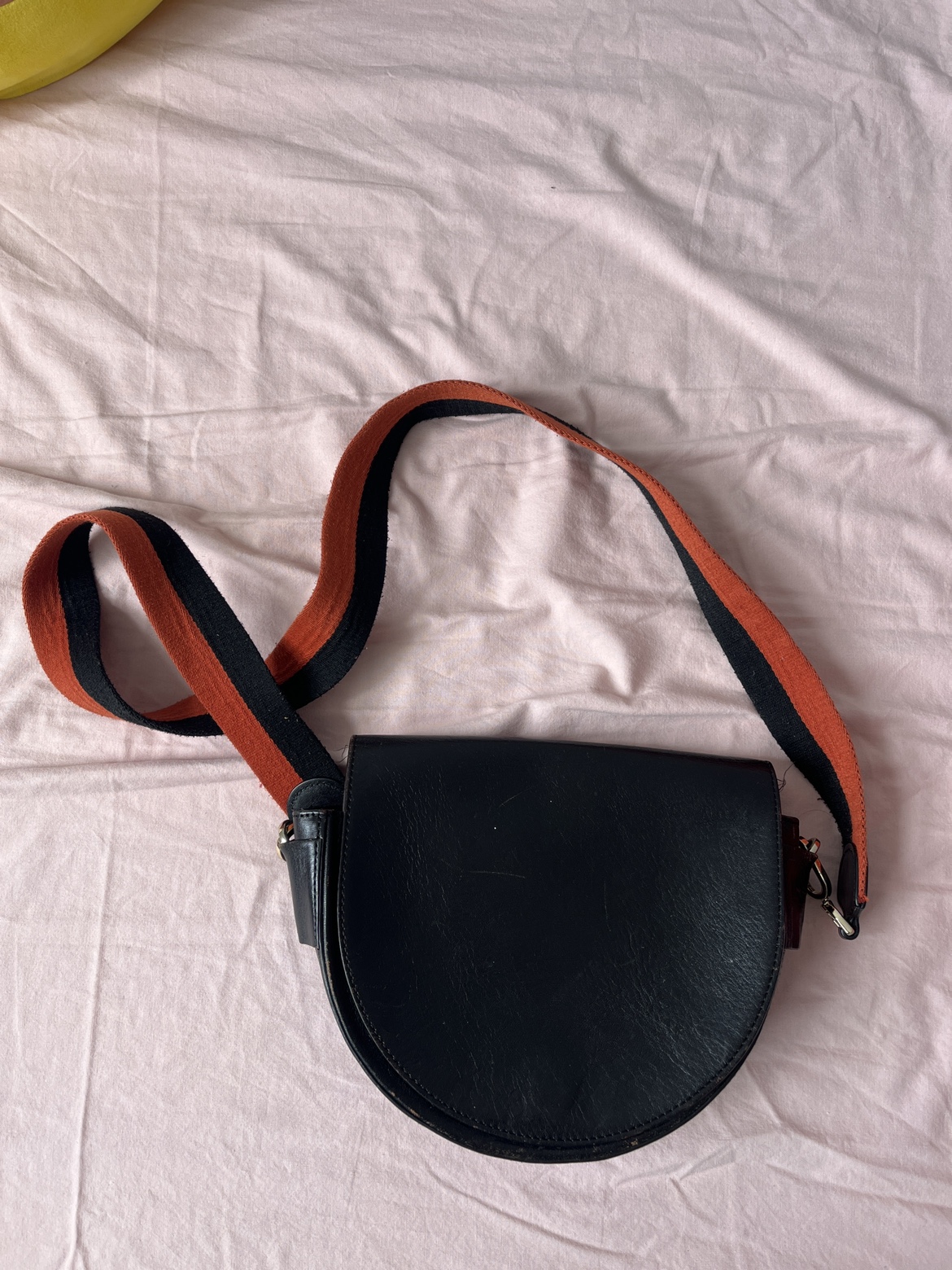 Sling bag thumbnail