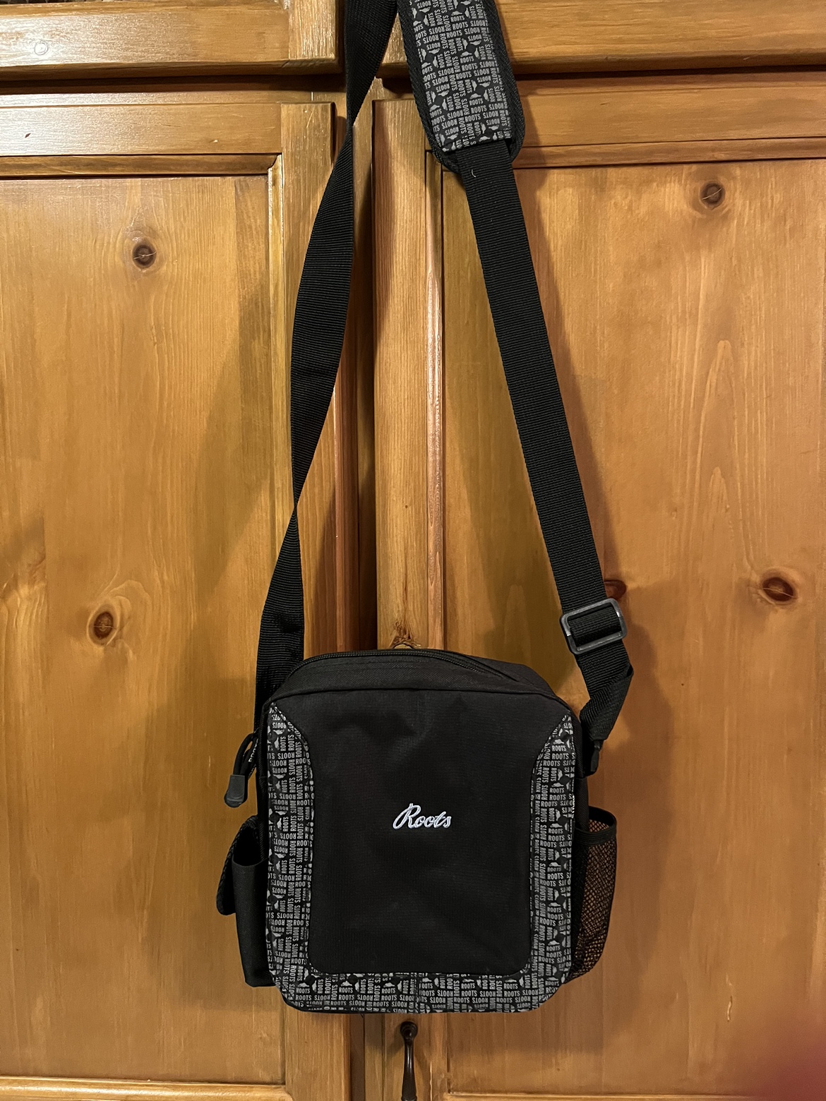 Purses and wallets. image indicator(4)