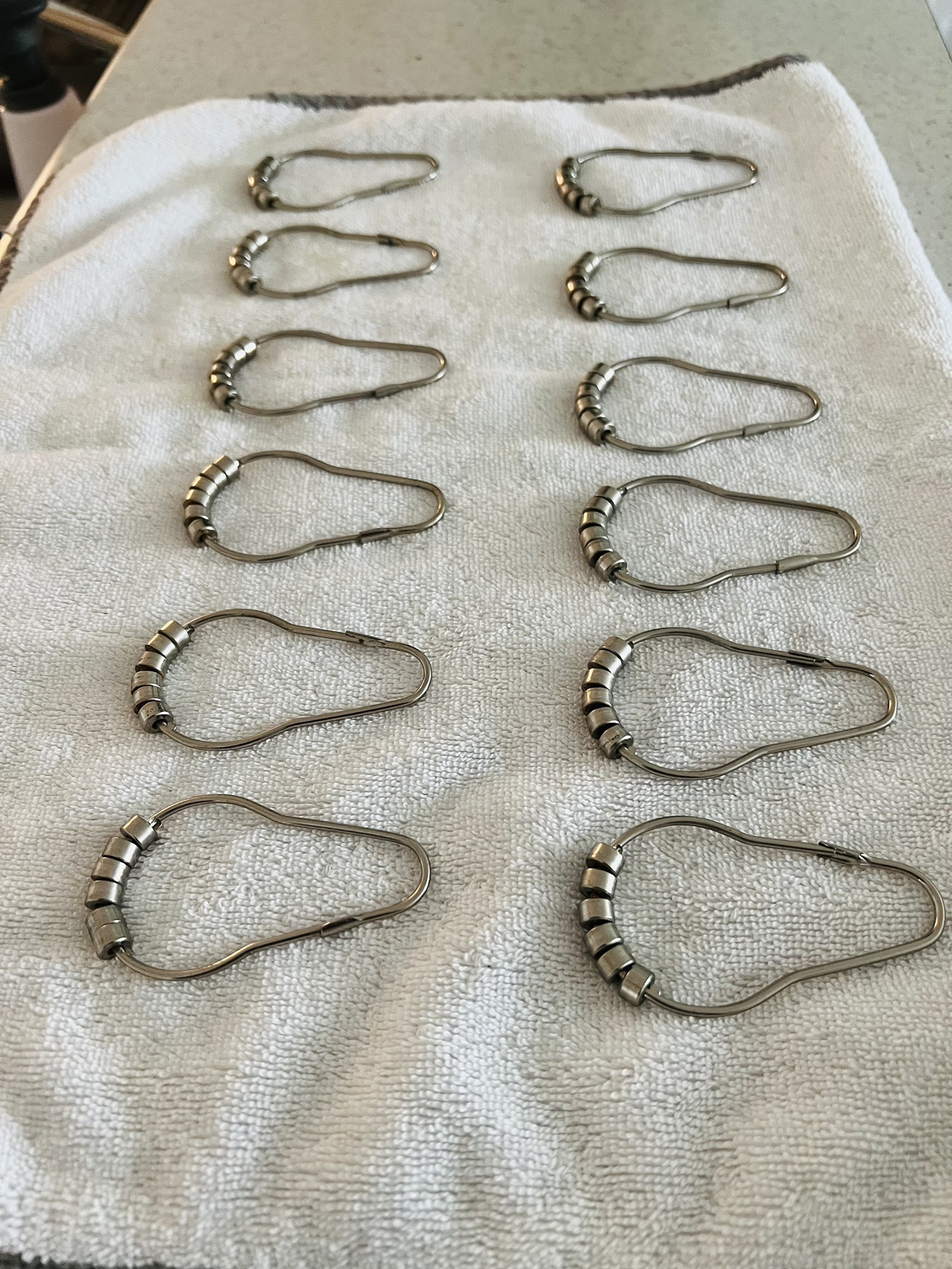 12 Shower curtain hooks image indicator(2)