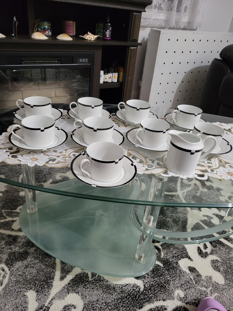 9 pieces porcelan  tea set