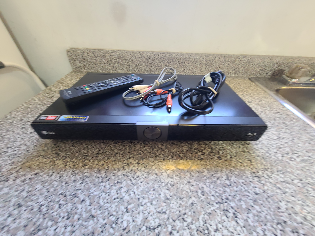 LG Network Blue-ray DVD Disc Player BD370C