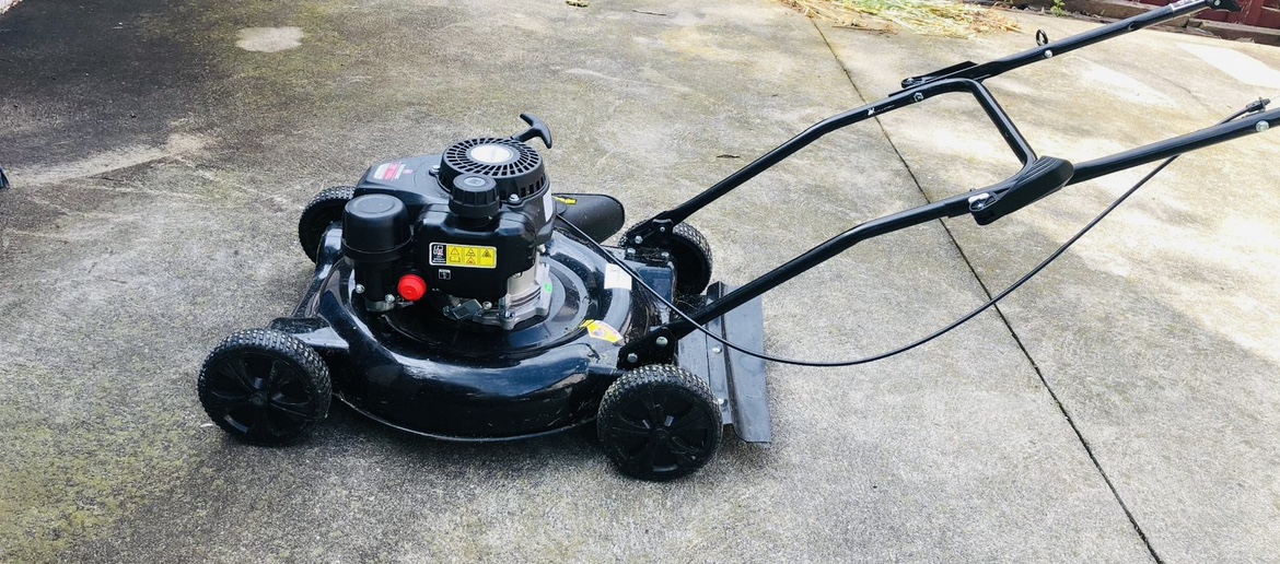 Gas lawn mower - photo 4