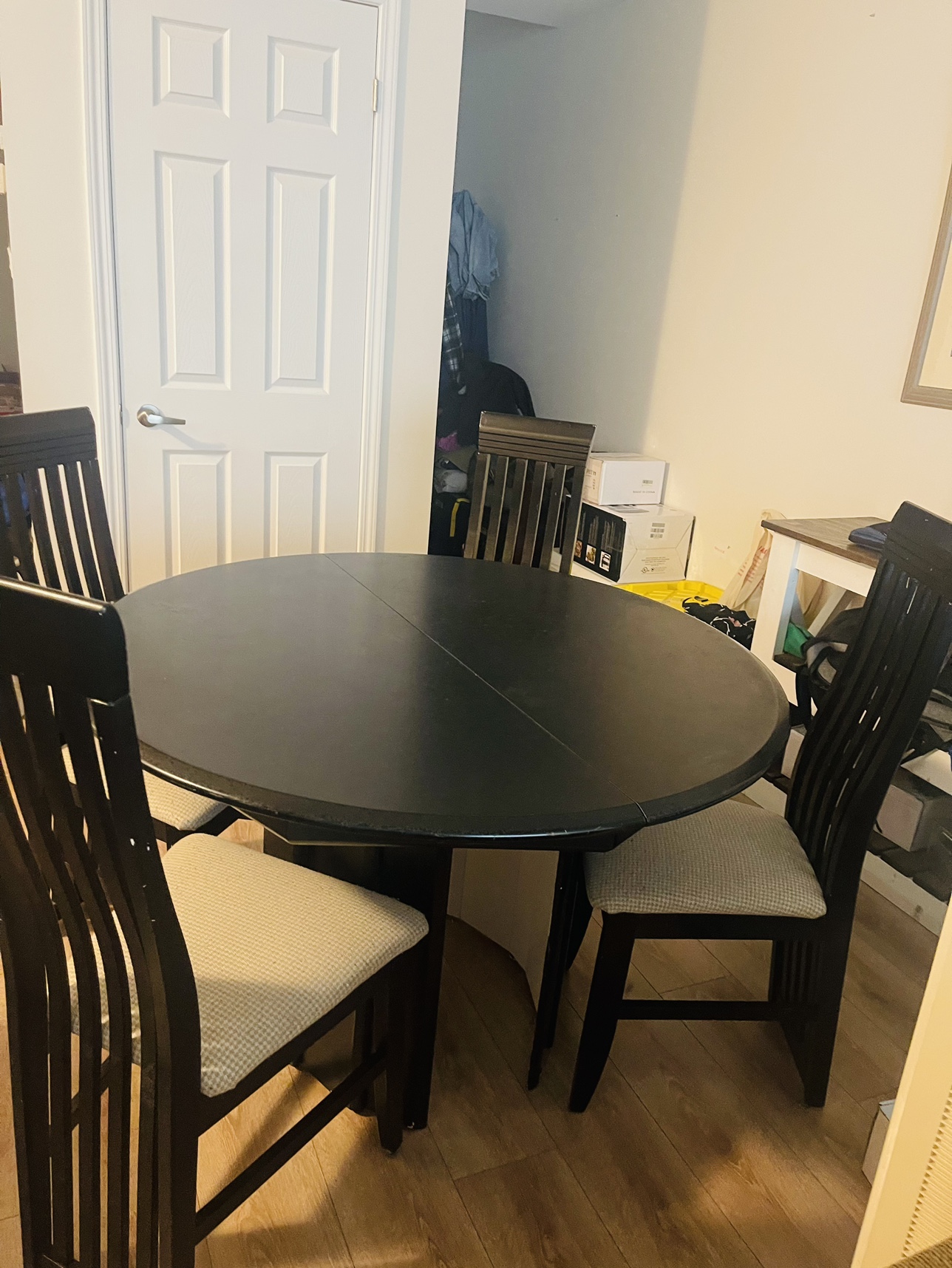 Round table with 4 chairs - photo 2
