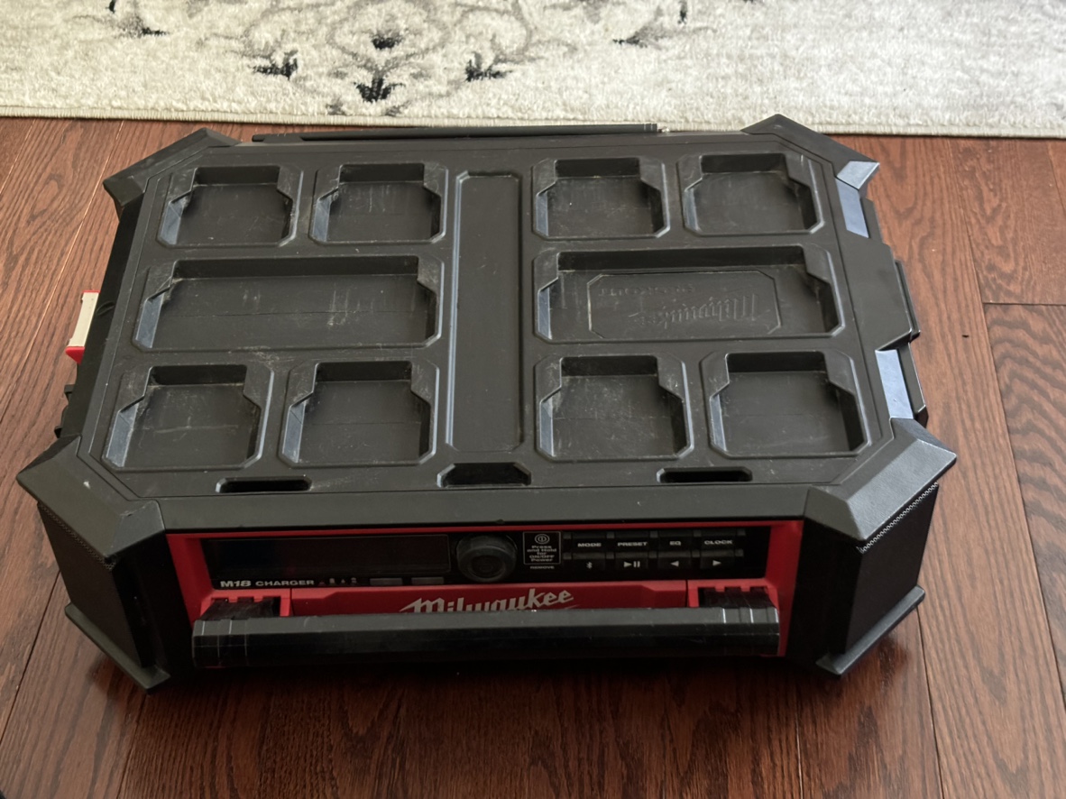 Milwaukee M18 Packout radio