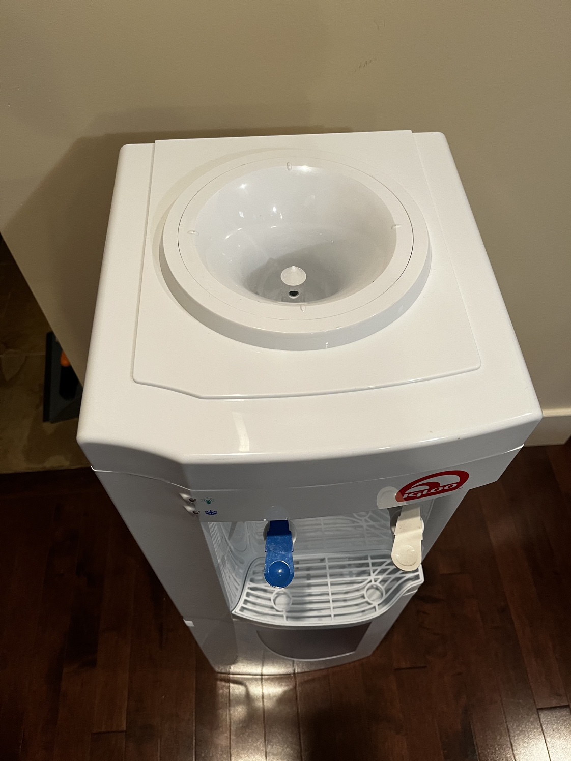 Igloo Water Dispenser