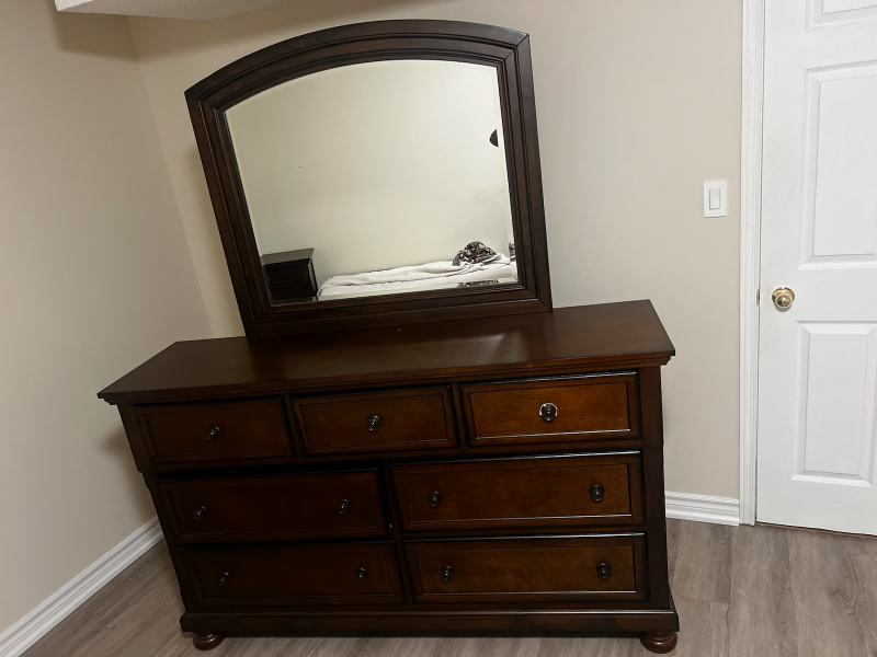 Dresser for sale thumbnail