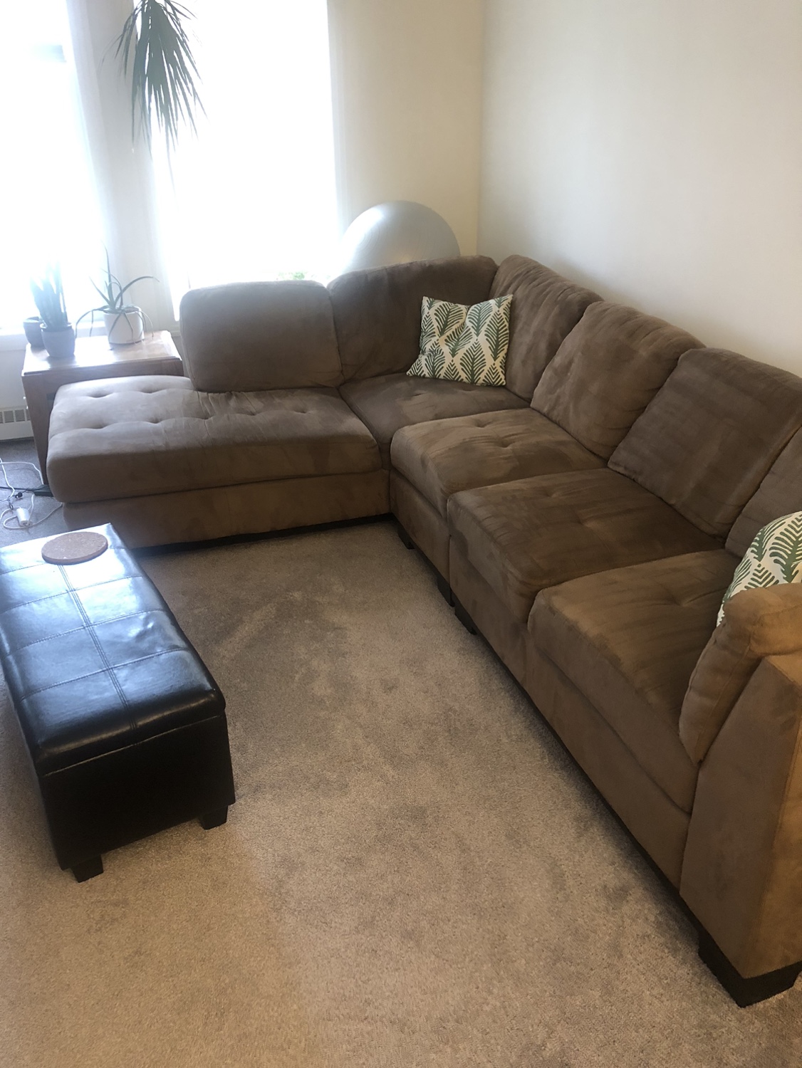 Couch (sectional) - photo 2
