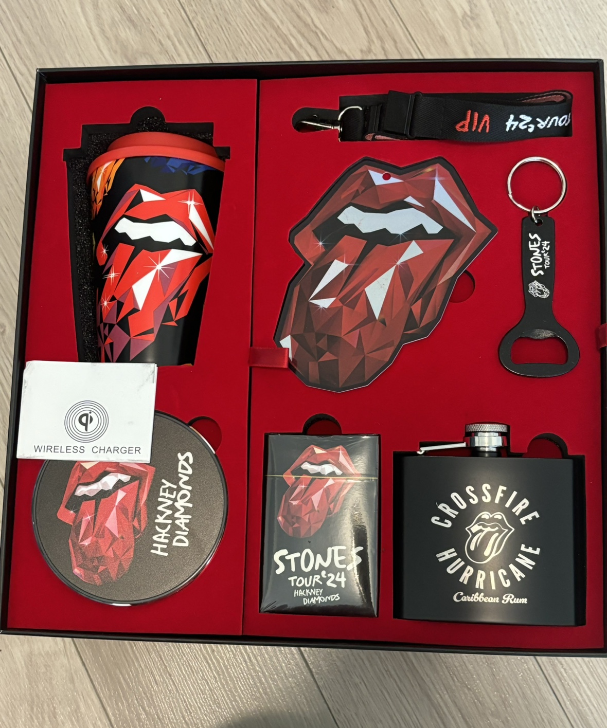 Rolling Stones Hackney Diamond Tour VIP merchandise gift set image indicator(2)
