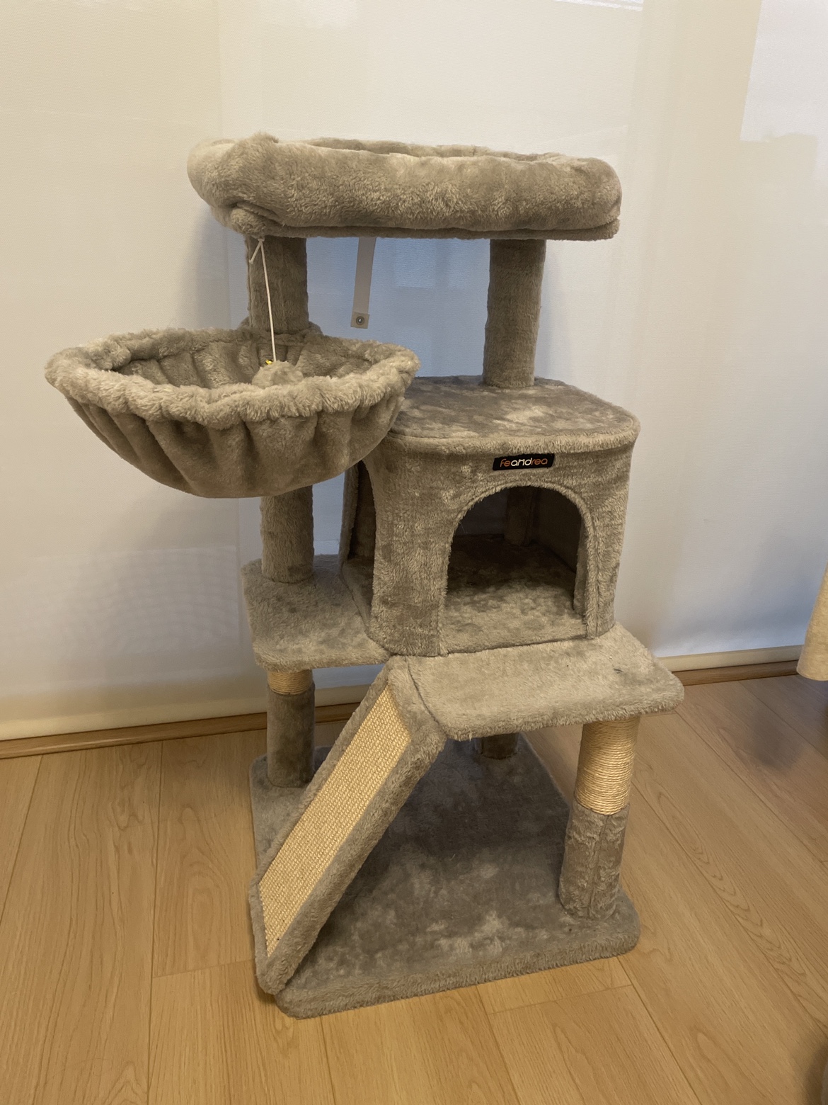 Cat tree