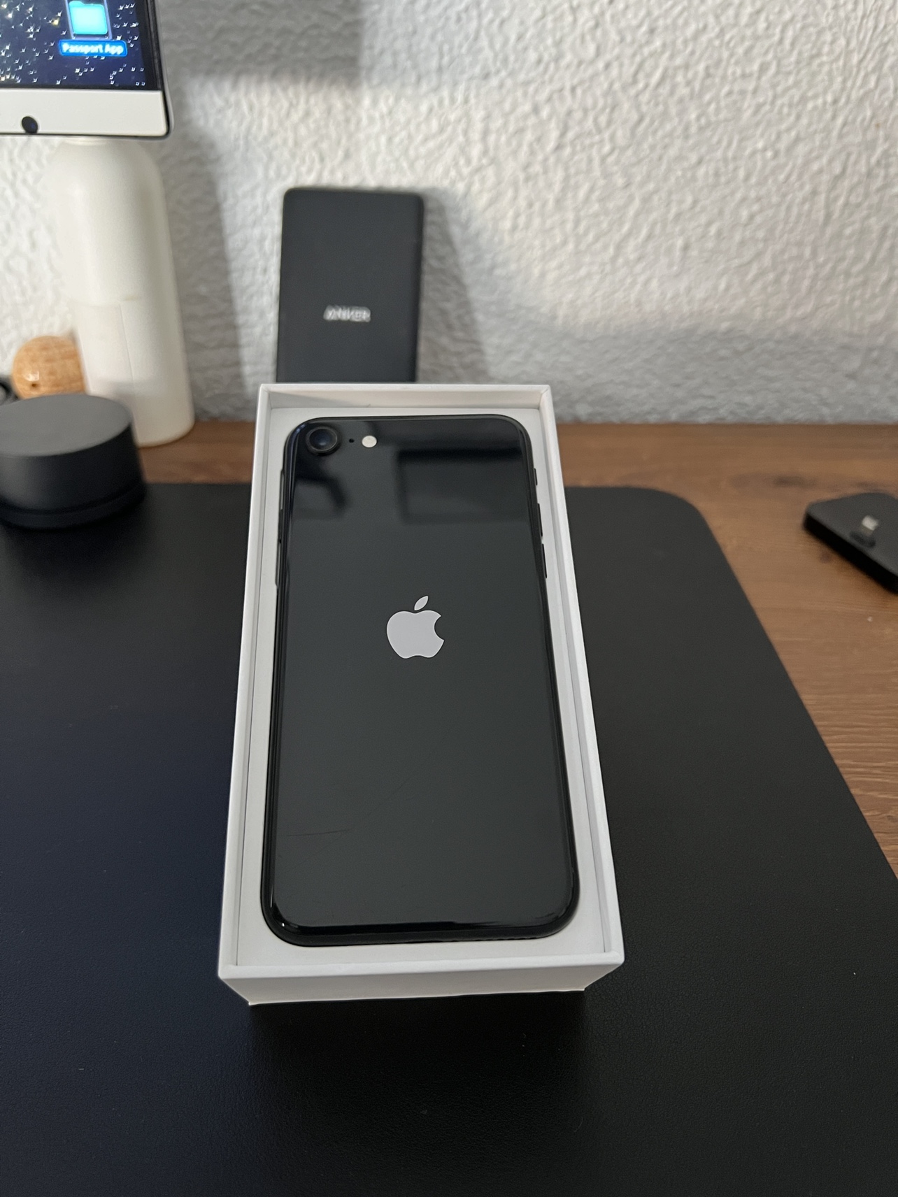 iPhone SE 128GB Black Unlocked - photo 5