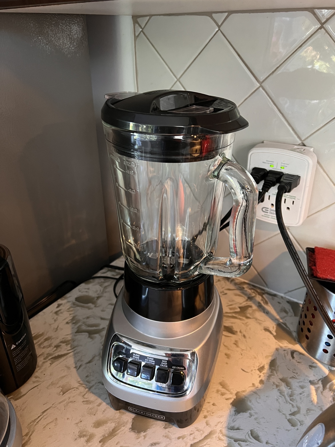 BLACK+DECKER 700 Watts PowerCrush Blender with 6-Cup Glass thumbnail