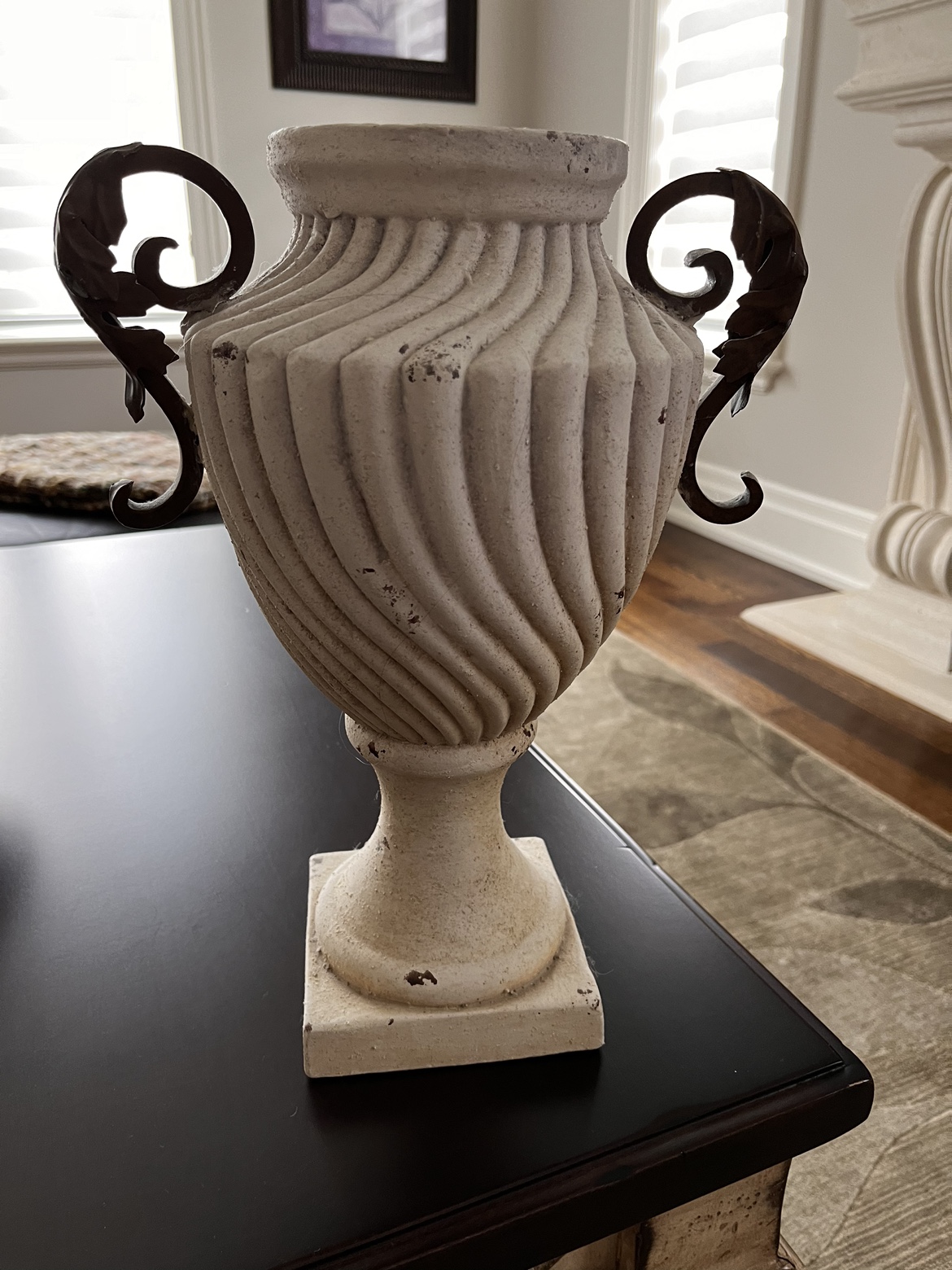 Decorative concrete vase image indicator(3)