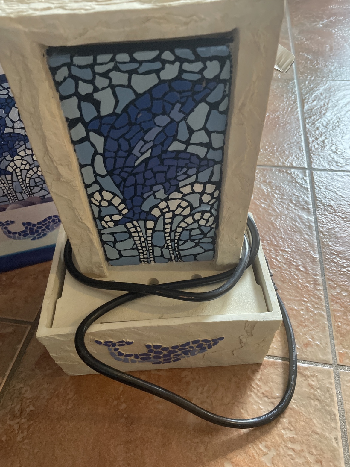 Mosaic table fountain image indicator(2)