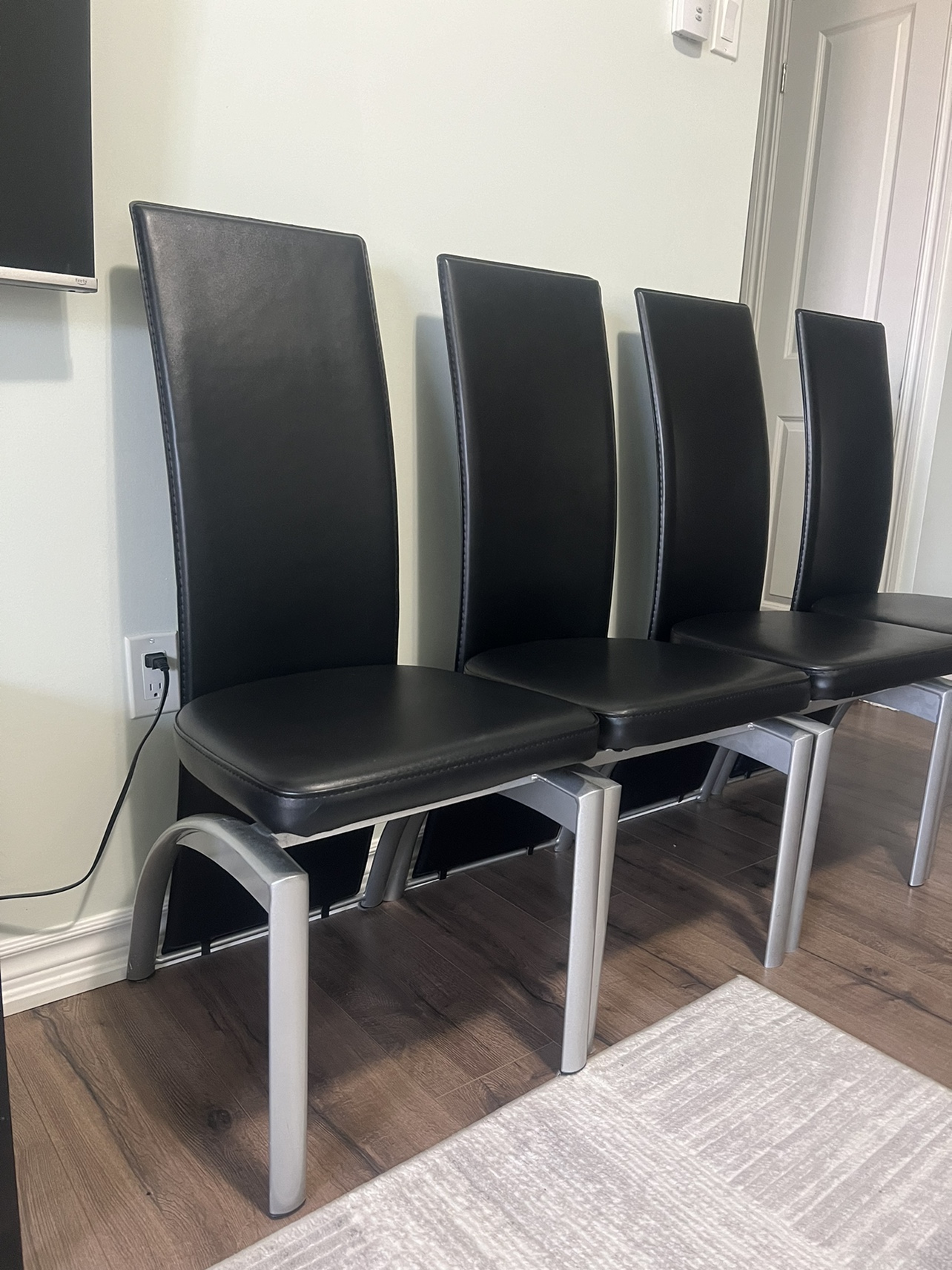 4 dining chairs