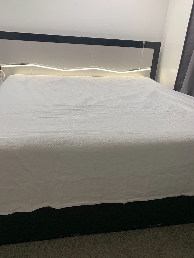 King Bedroom Set - photo 2