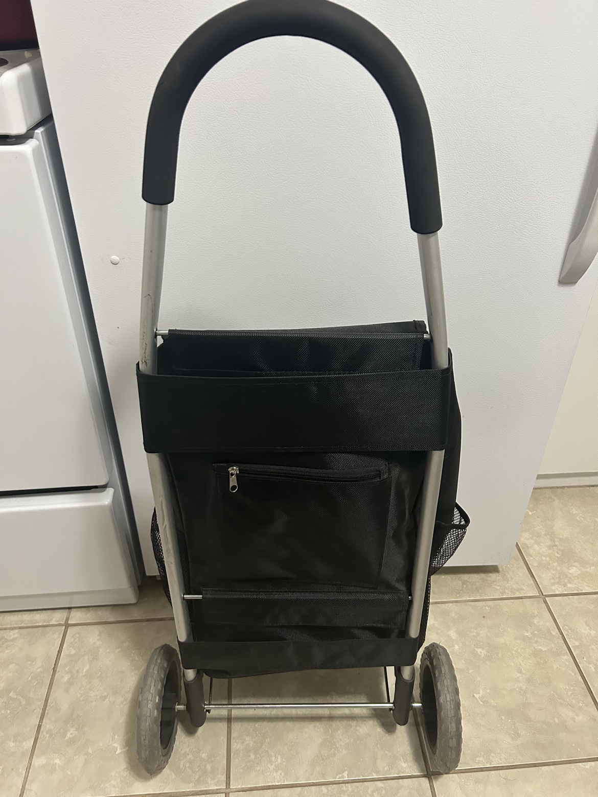 Shopping troller/grocery cart - photo 2