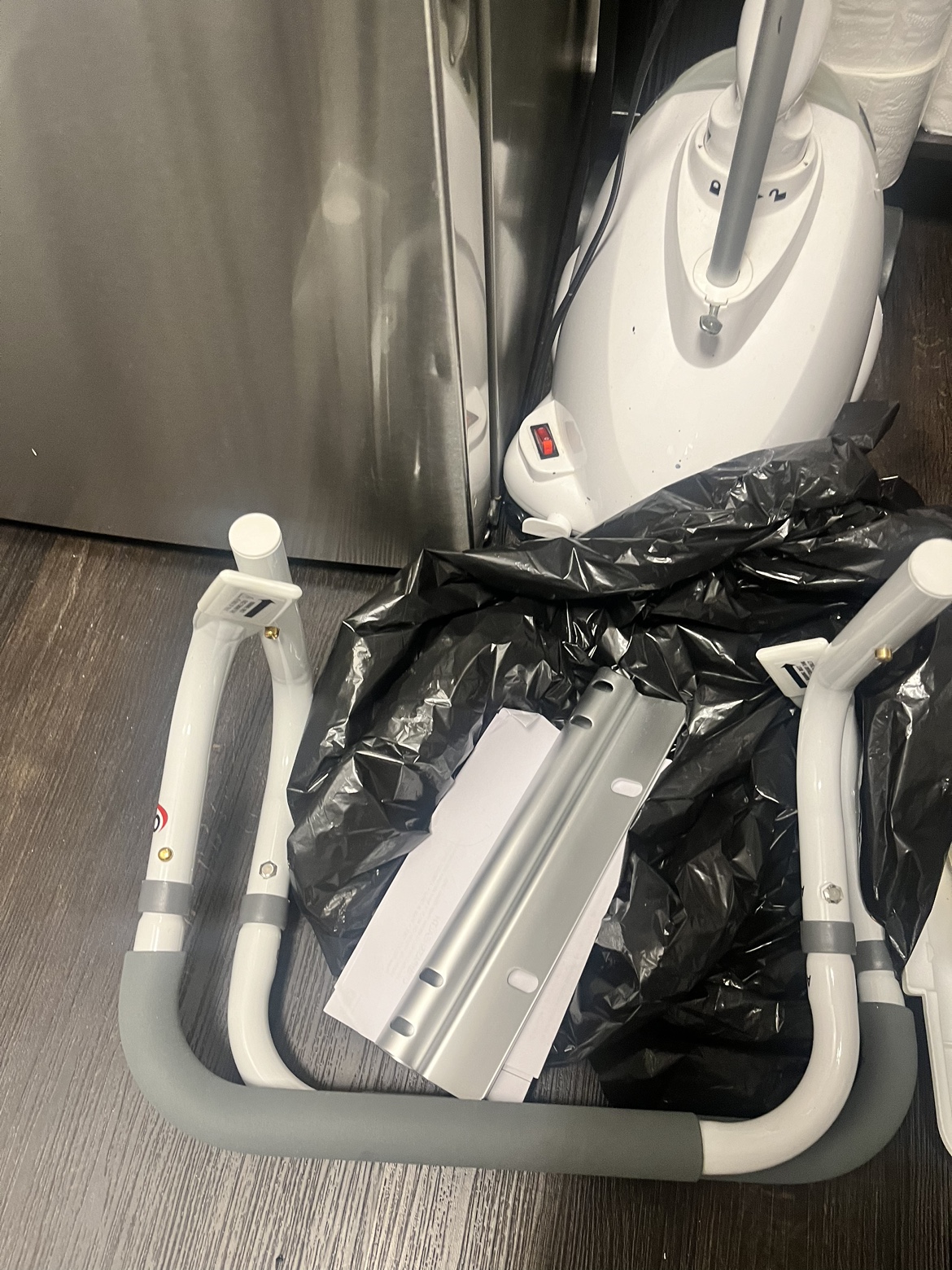 Toilet arms