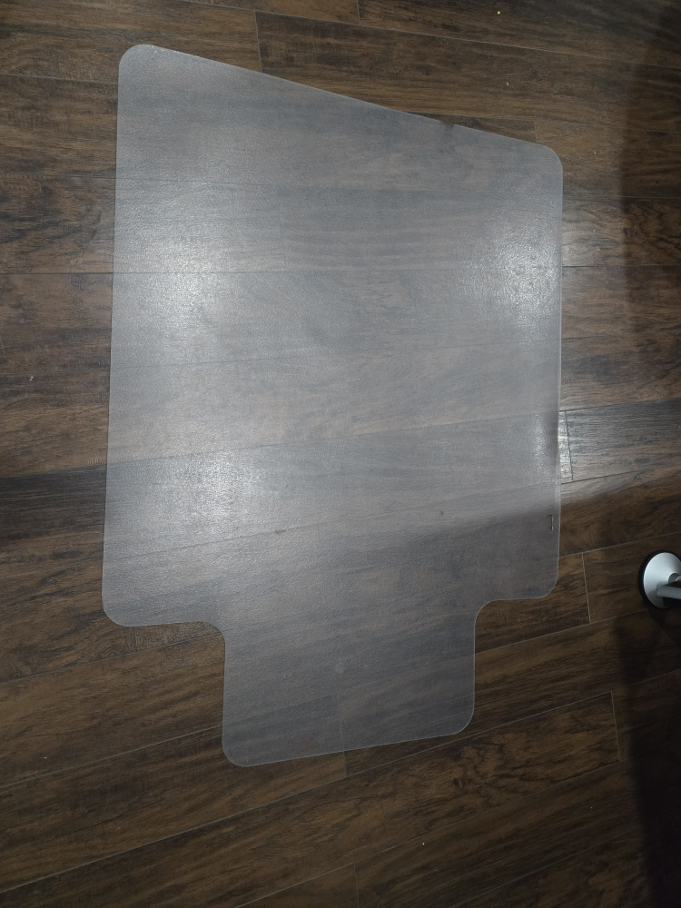 Chair mat with lip
