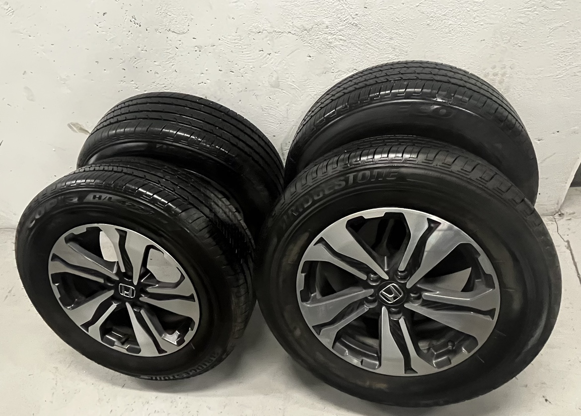 Honda CRV - Bridgestone Tires & Rims 235/65/R17