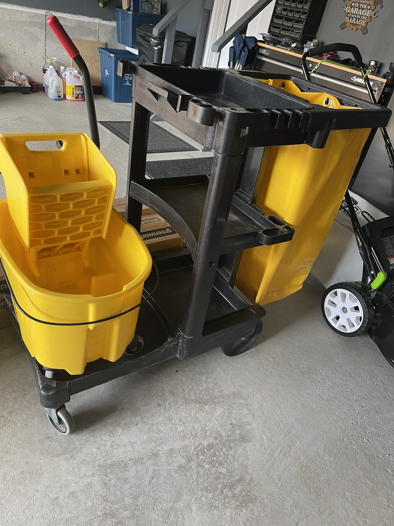 Housekeeping car with buckets - photo 2
