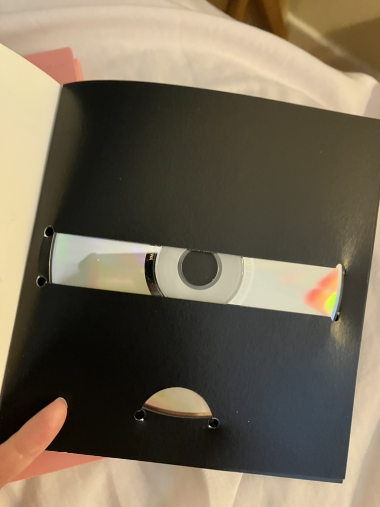 BTS Albums: Persona Ver. 4 and Wings image indicator(2)