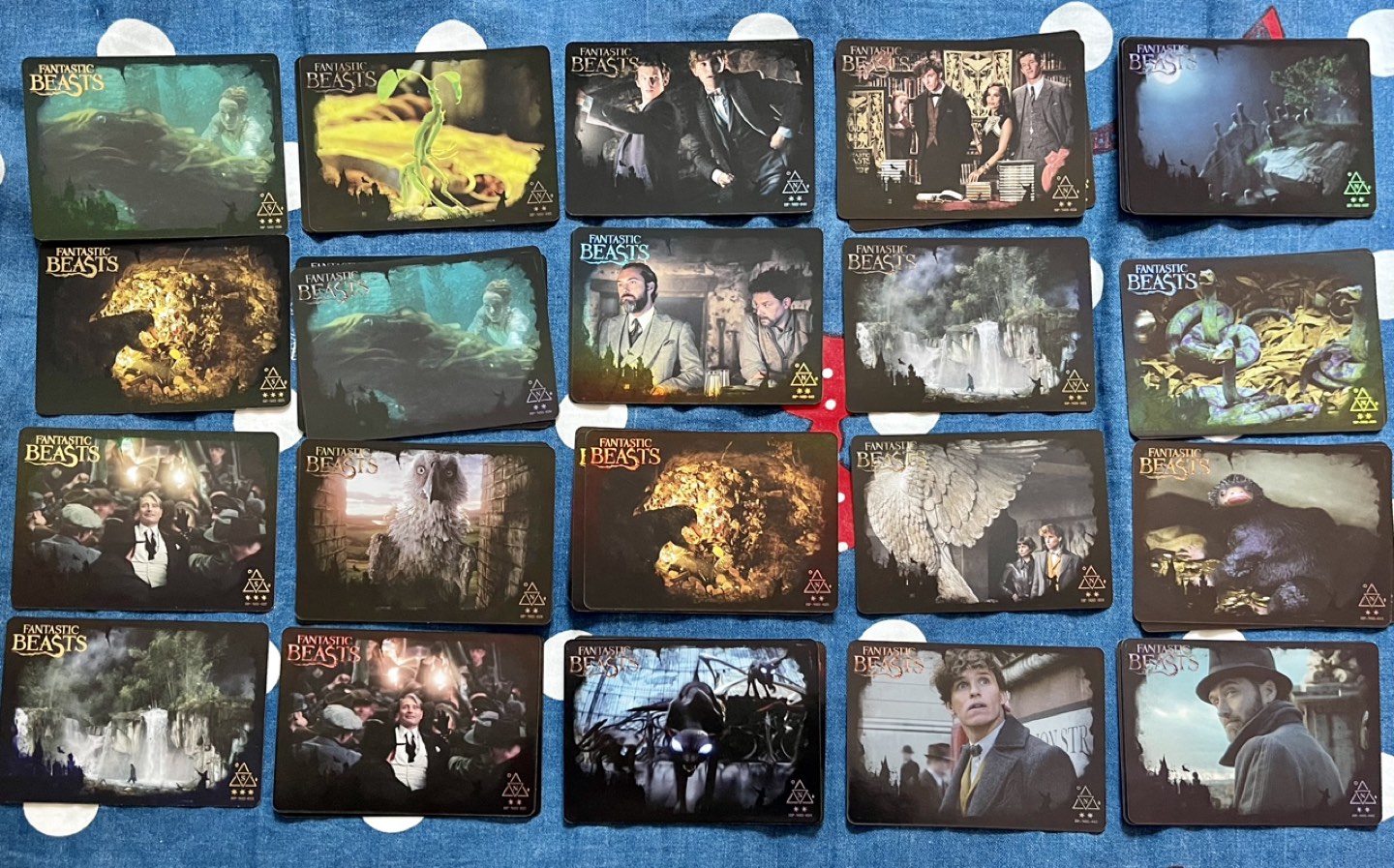 Harry Potter & Fantastic Beasts Collectable Treading Cards image indicator(4)