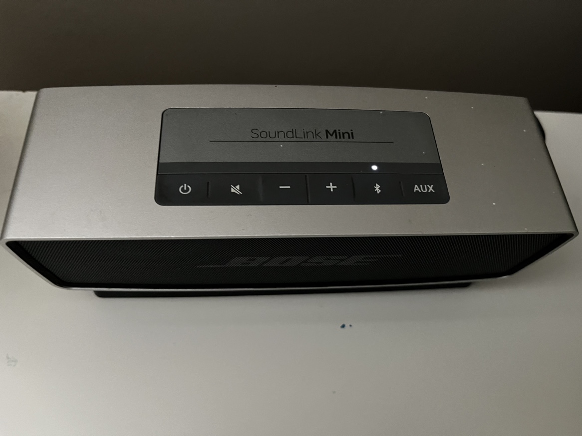 Bose Soundlink Mini Bluetooth Speaker thumbnail
