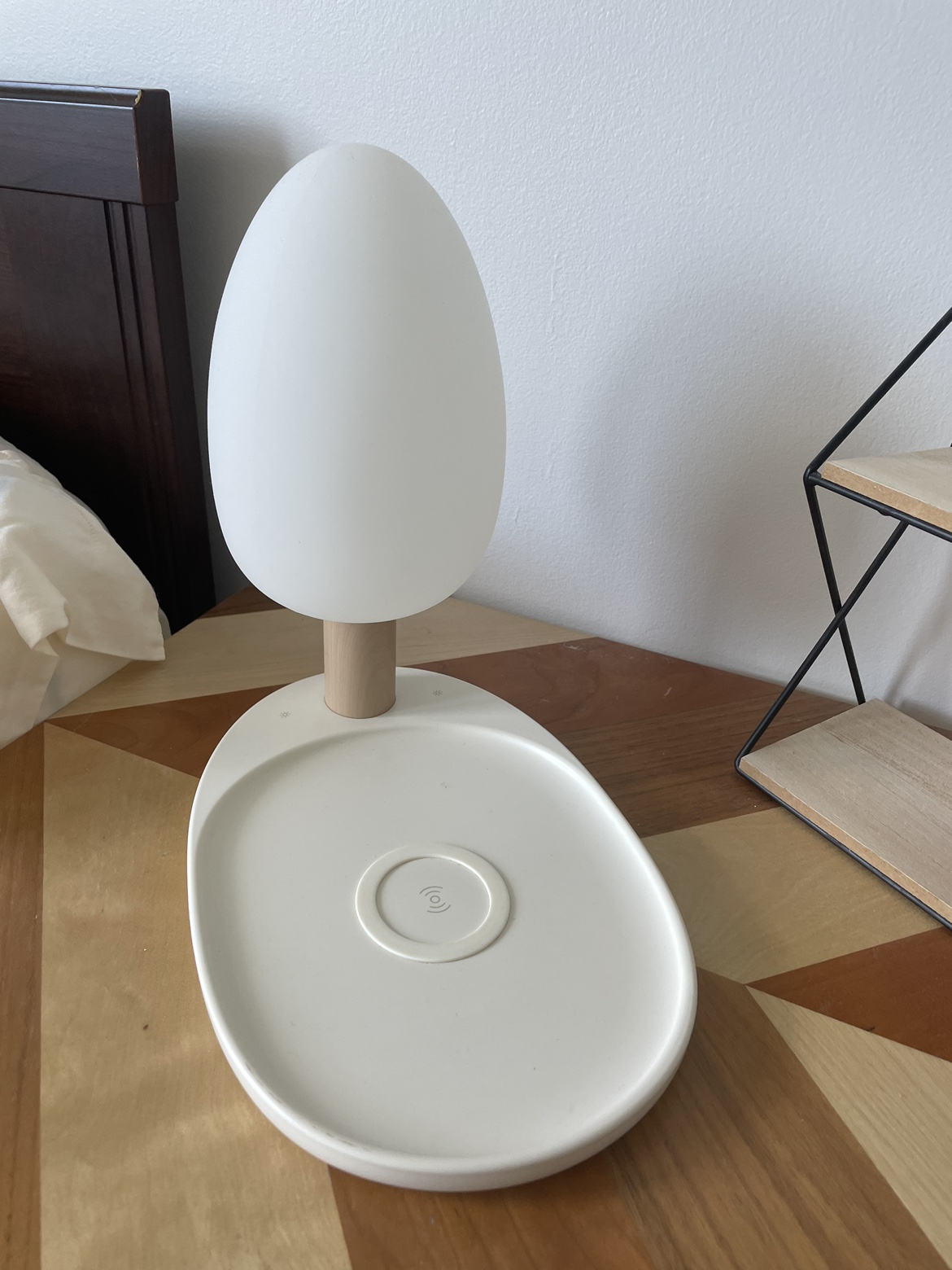 Wireless phone charging pad with lamp - photo 3