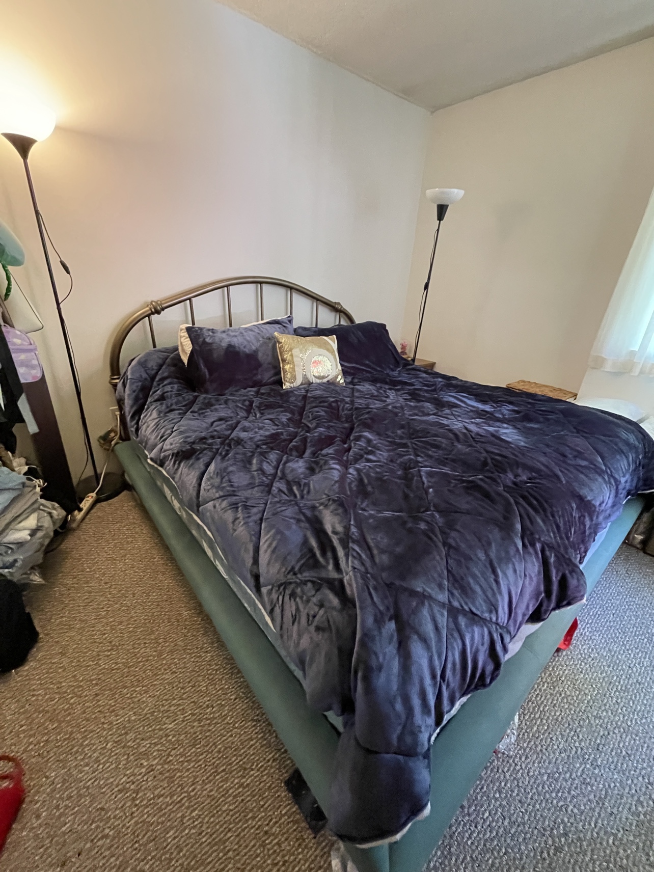 Urgent‼️ King size Bed & cabinets pick up today !!! thumbnail