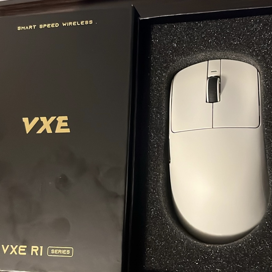 VGN VXE R1 Pro Gaming Mouse thumbnail