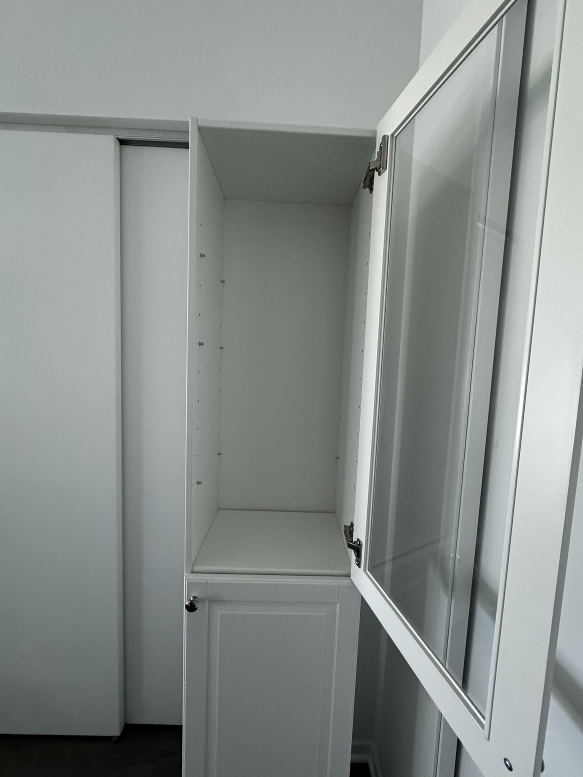 White cabinet with glass door - photo 2