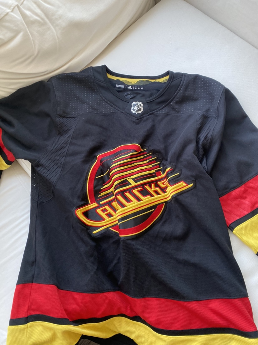 Vancouver Canucks black jersey