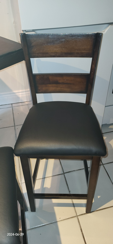 Kitchen Table image indicator(4)