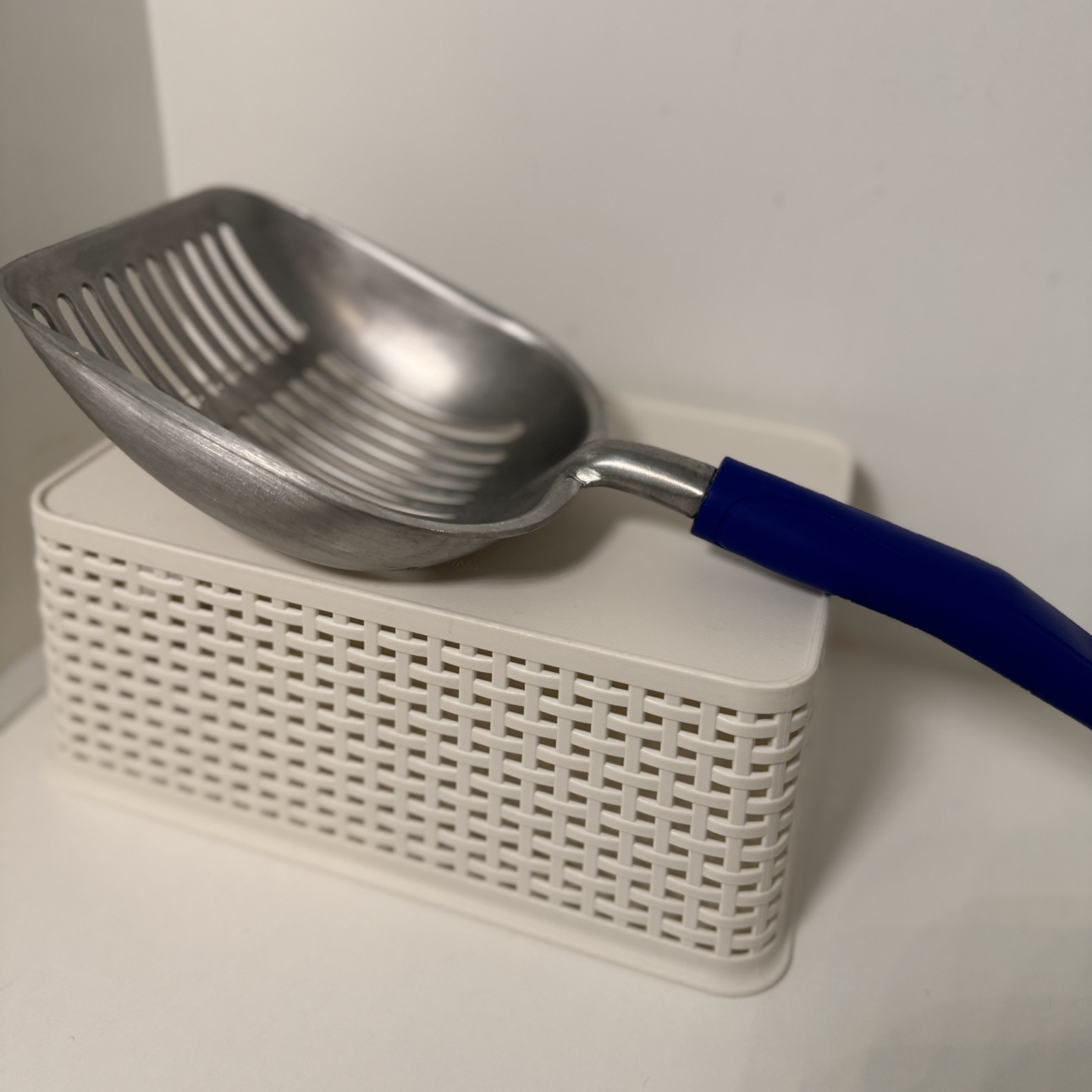 Litter Scoop (like new) image indicator(3)