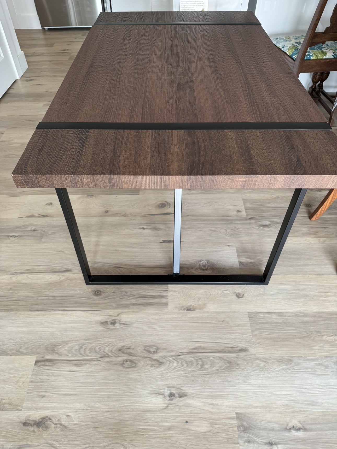 Kitchen table and free 5 dining chairs - photo 2