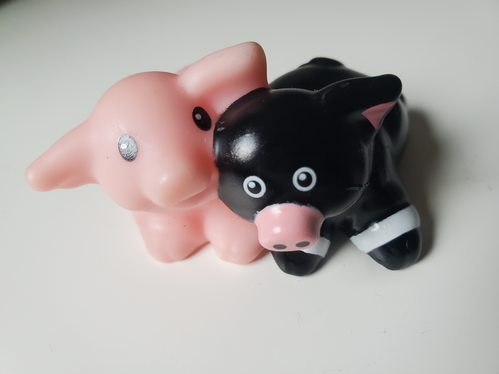 Little People Pigs #freecycle thumbnail