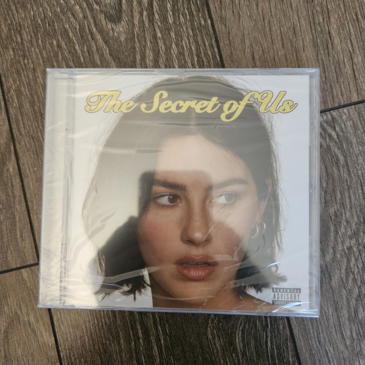 gracie abrams the secret of us signed cd image indicator(2)