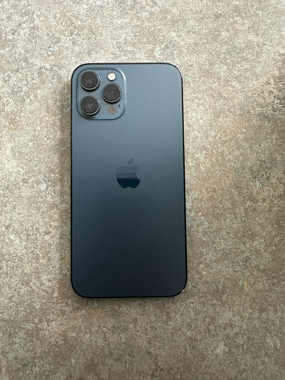 iPhone 12 Pro Max - photo 2